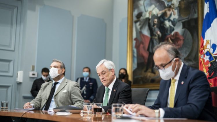 Chile tensa la relación con Argentina por los límites en el mar austral