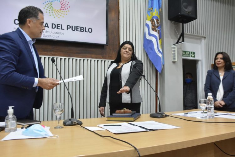 Patricia Moreyra juró como Legisladora de Puerto San Julián