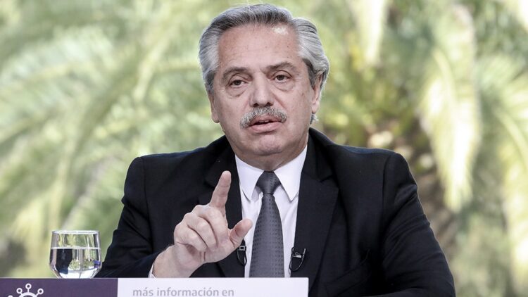 Fernández: «Macri, si no sabés, la cuarentena sirve para poner orden tras el desastre que dejaste»
