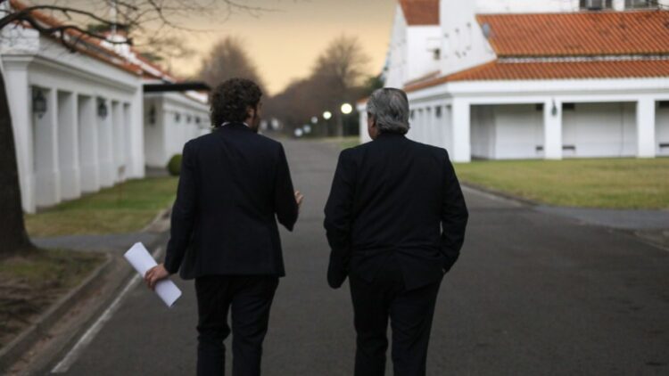 La carta de Cristina impactó en la Rosada y vuelven las versiones de cambio de gabinete