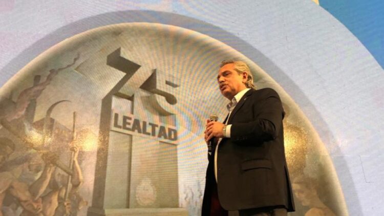 Alberto aceptó presidir el PJ y acentúa su peronización