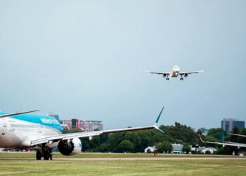 Meoni dijo que podría habilitarse la apertura de vuelos, según la situación epidemiológica