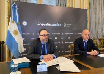 Kulfas: “Apuntamos a fortalecer la capacidad productiva de Santa Cruz”