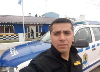 Un policía reanimó a un bebé de diez días y le salvó la vida