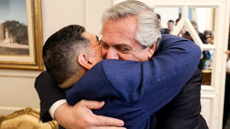 Alberto Fernández: «Qué distinto sería el país si todos pensáramos como Maradona»