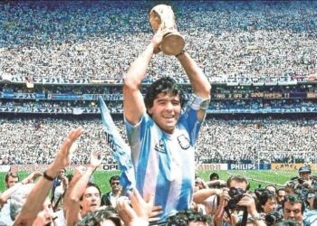 Maradona o el arte de gambetear al olvido