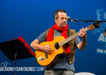 DARIO CHIESA Cantautor  sigue dando que hablar