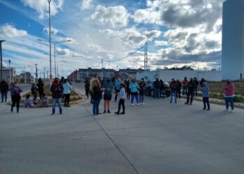 Asamblea de vecinos decidió marchar este viernes por falta de agua