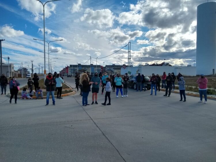 Asamblea de vecinos decidió marchar este viernes por falta de agua