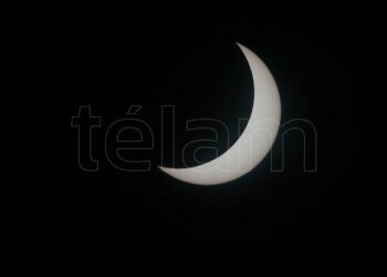 ECLIPSE: Las estrellas y los planetas aparecieron en el mediodía de Piedra del Águila