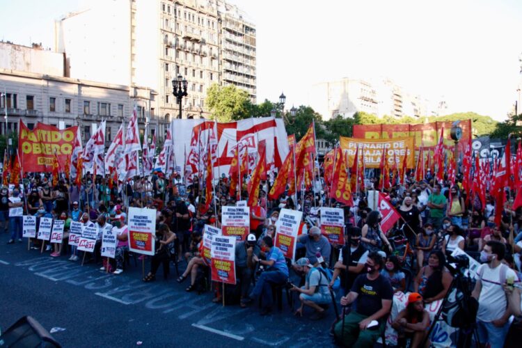 Solano: “El gobierno es valiente para ajustar a los jubilados”