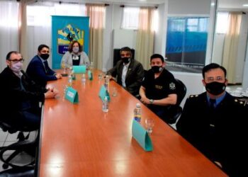 Se entregaron equipos de telefonía móvil a la Policía de Santa Cruz