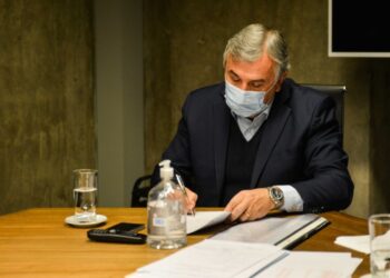 Morales culpó a los privados por la vacunación VIP en Jujuy: «Faltó que pongan al perro»