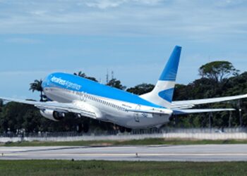 Aerolíneas cancela vuelos a México, Brasil y Chile hasta el 9 de abril