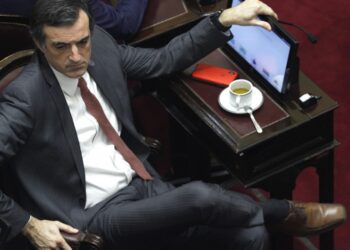 Una empresa contratada por Esteban Bullrich cobró $6000 millones y dejó 93 jardines sin terminar