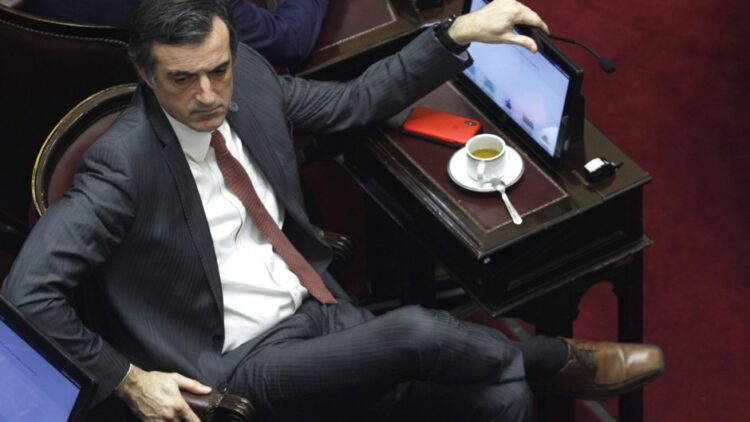 Una empresa contratada por Esteban Bullrich cobró $6000 millones y dejó 93 jardines sin terminar