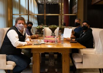 CLAUDIO VIDAL LOGRA ACUERDO CON LA OPERADORA INTEROIL PARA LA REACTIVACIÓN DE LOS YACIMIENTOS