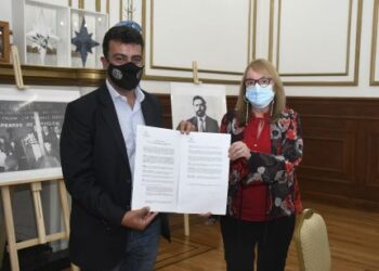 La Gobernadora encabezó la firma de convenio para obras en la localidad de Puerto Deseado