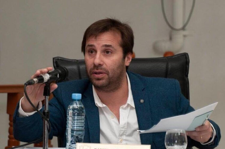Daniel Roquel “Pedimos Ginecólogo para Perito Moreno, Pediatra para Los Antiguos, Cirujano y Psiquiatra para Puerto Santa Cruz y el oficialismo votó en contra”