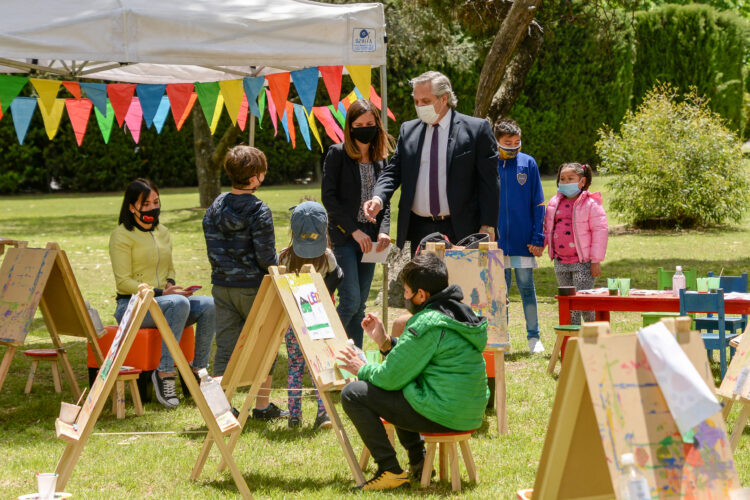 REFUERZO DE LA AUH DE 15.000 PESOS PARA CASI 1.000.000 DE FAMILIAS EN EL AMBA