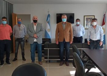 El intendente gestiona más auxiliares para los centros educativos y el hospital de San José de la Dormida