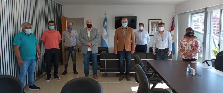 El intendente gestiona más auxiliares para los centros educativos y el hospital de San José de la Dormida