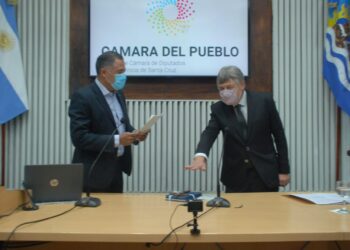 Juró como diputado Gabriel Oliva