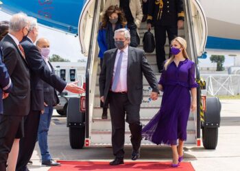 «Venimos a ratificar nuestros acuerdos con Europa para que nos acompañen», dijo Fernández