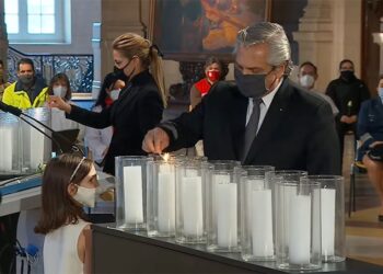 El Presidente rindió homenaje a las víctimas de la pandemia y convocó a «construir sin divisiones»