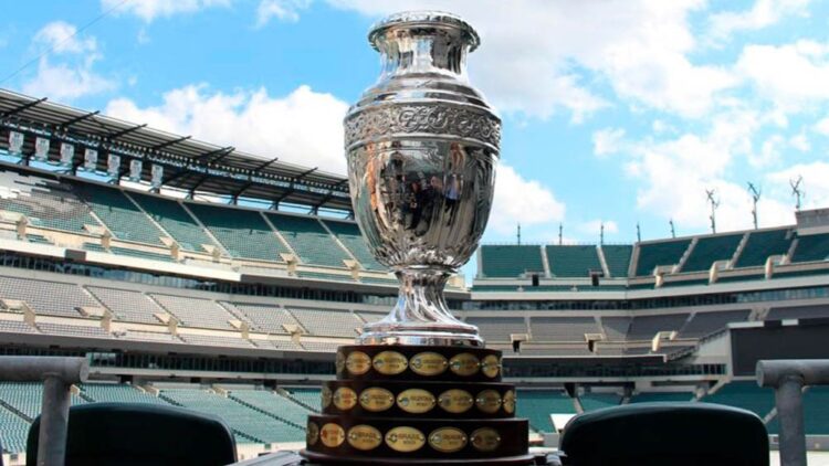 Brasil recibe el torneo con tensiones políticas, estrés sanitarios y colapsos