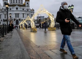 Récord de muertes en Moscú y nuevas restricciones en Asia y Pacífico por la pandemia