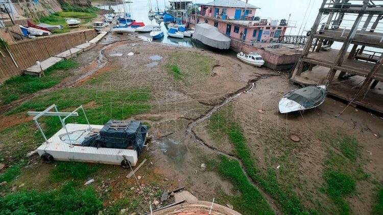 Continúa la bajante extraordinaria del río Paraná y hay reducción en la navegación