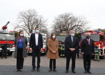 El Presidente promulgò la Ley que fortalece a Bomberos Voluntarios y felicitò a Bali Bucca por promoverla.