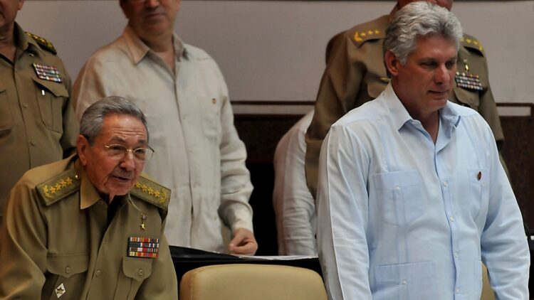 CUBA: El Gobierno insiste en señalar a EEUU y la oposición denuncia más de 100 detenciones