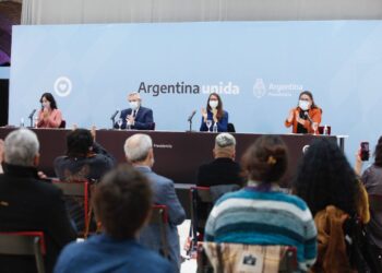 El Presidente promulgó la Ley de promoción del acceso al empleo formal para personas travestis, transexuales y transgénero