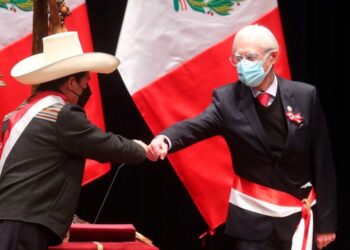 Castillo puso como canciller a un ex guerrillero que anunció la vuelta de Perú al Unasur