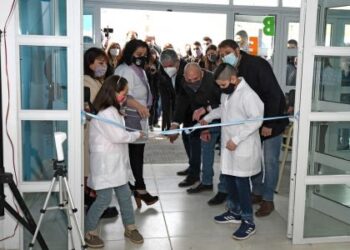 El Gobierno inauguró la Escuela Primaria Provincial N° 30 en Julia Dufour y la Escuela Industrial N° 9 en El Calafate