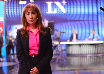ROXANA REYES:  «HAY QUE PONERLE UN FRENO AL AUTORITARISMO»