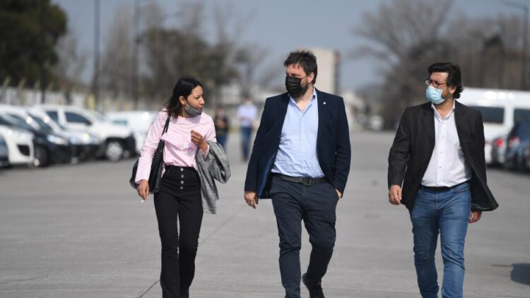 Santoro denunció que Milei trabajó con el genocida Bussi en el Congreso