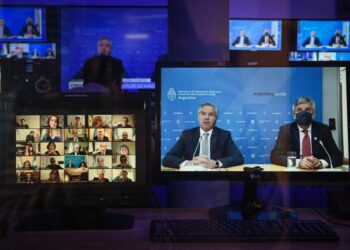 Solá apuró al PRO por el conflicto con Chile: «salgan del balcón, les pido que digan quién tiene razón de los dos»