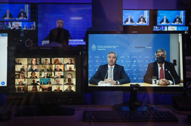 Solá apuró al PRO por el conflicto con Chile: «salgan del balcón, les pido que digan quién tiene razón de los dos»