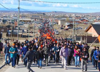 Más de 2000 personas acompañaron a Belloni para apoyar a Kaky González