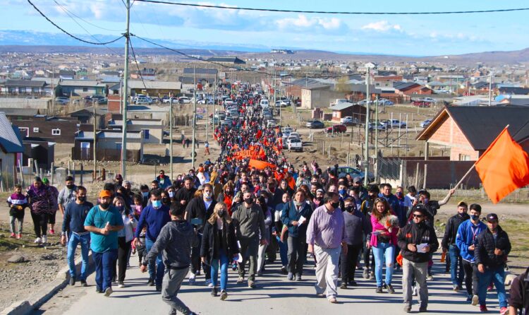 Más de 2000 personas acompañaron a Belloni para apoyar a Kaky González