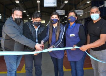 Claudio Vidal inauguró fábrica textil, y sigue generando trabajo en Santa Cruz