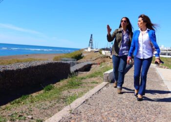 ROXANA REYES: “Los vecinos están esperanzados de resolver las necesidades que tienen”