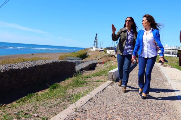 ROXANA REYES: “Los vecinos están esperanzados de resolver las necesidades que tienen”