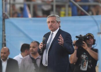 Otra encuesta muestra que el oficialismo caería en la Provincia y se amplía la brecha en Capital