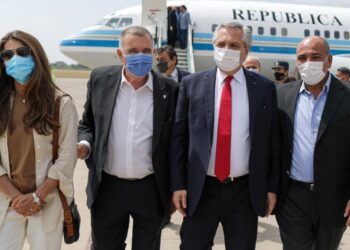 Alberto se mostró con la candidata de Manzur para la Corte