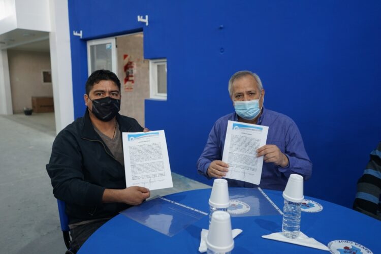 Claudio Vidal firmó convenio con SATSAID, y crece el proyecto de proveedurías “para abaratar la canasta básica de los santacruceños”