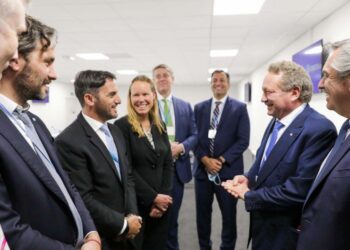 Empresarios de energía consideran «irreal» la megainversión en hidrógeno que anunciaron Pichot y Alberto